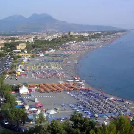 Minucci's Apartmán Scalea